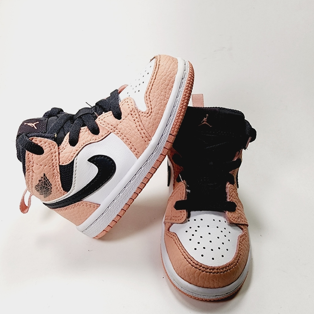 Nike Shoes size 6C Kids.